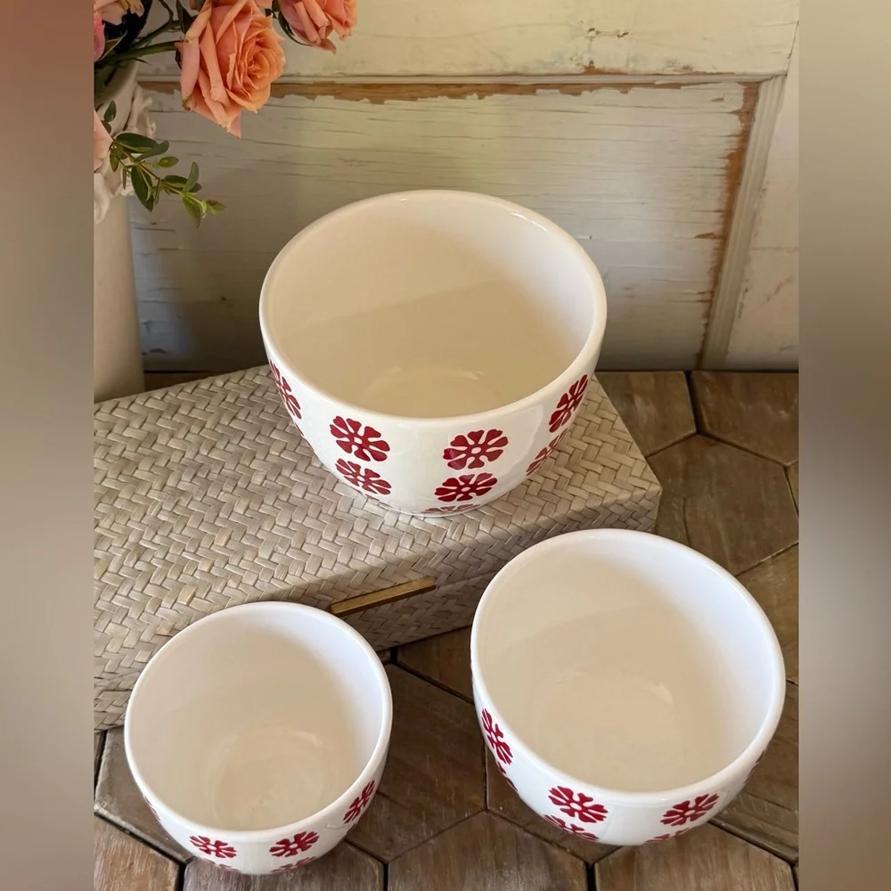 Crate & Barrel “Scandia” Nesting Bowls Mixing Set/3, Red & White